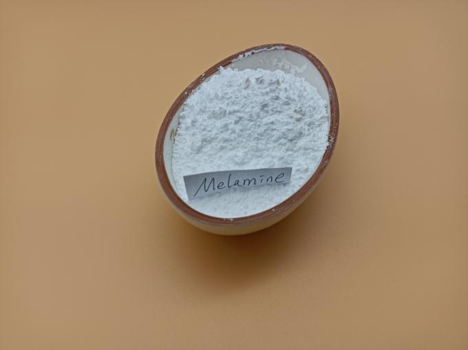 A melamina branca pura da madeira compensada pulveriza 99,8% Min CAS 108-78-1 1