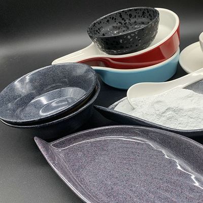 Bom preço. Ureia que molda o pó composto para dominós dos produtos do entretenimento, dado da colagem do formaldeído da ureia, mahjong, xadrez on-line