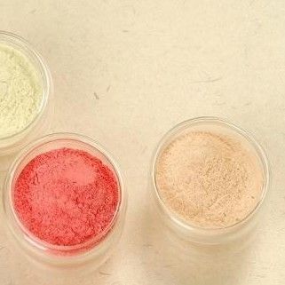 Bom preço. Composto de moldagem de ureia em pó branco / não branco com baixa pressão de moldagem on-line